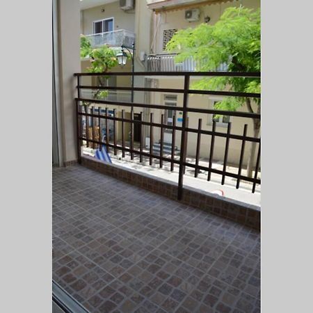 Loutraki Vibes Apartments מראה חיצוני תמונה