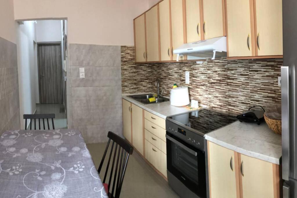 Loutraki Vibes Apartments מראה חיצוני תמונה