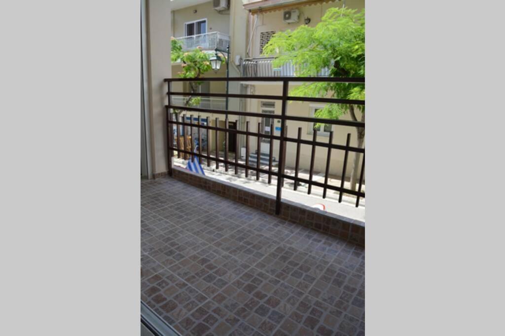 Loutraki Vibes Apartments מראה חיצוני תמונה